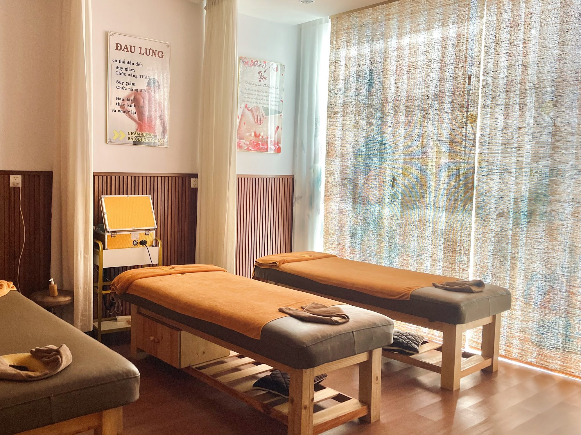 Giường massage trong phòng dưỡng sinh tại Vinhomes Grand Park