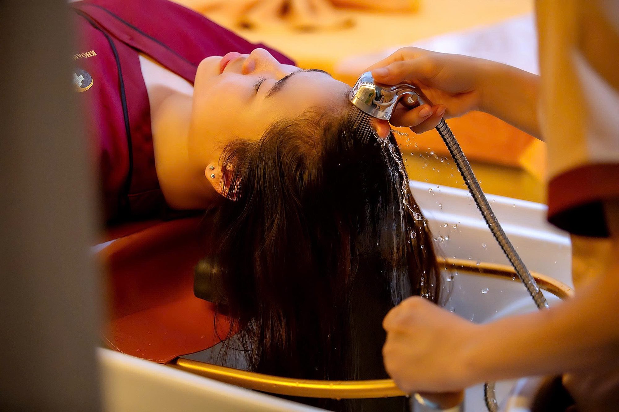 Gội đầu trược khí tại Huyệt Đạo Tống Gia