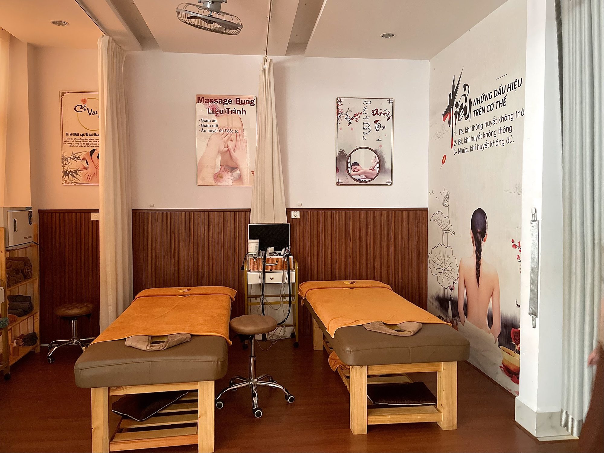 Phòng chăm sóc cổ vai gáy, lưng eo tại Huyệt Đạo Tống Gia Quận 9